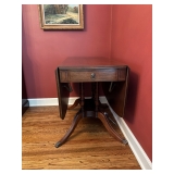 Drop leaf table