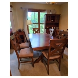 dining room table w/8 chairs