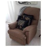 Clean recliner well made 