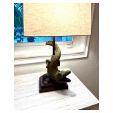 Alligator lamp