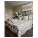 King headboard & Footboard w/rails