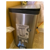 13 Gallon Stainless Steel Step Kitchen Trash Can, Soft Close. $30