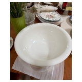 Villory & Bach Salad or Pasta serving bowl