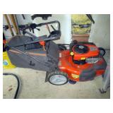 Garage: Husqvarna Lawn Mower Hu775BBC