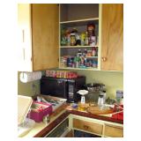 Kitchen: Microwave, 