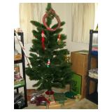 First Bed Room: Christmas Tree