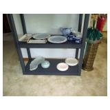 Living Room: Blue Dishes