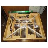 Kitchen Reed & Barton OVAL THREAD Glossy Stainless Flatware set 12