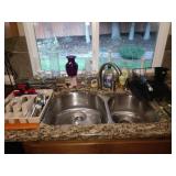 Kitchen: Kitchen: