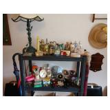 1st Bedroom Right: Bathroom Stuff