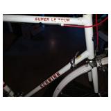 Basement: Schwinn Super Le Tour