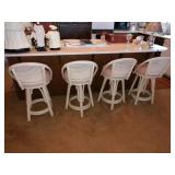 Kitchen/Breakfast Room: 