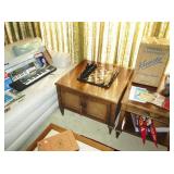 Chess set   400 day clock  Pennants