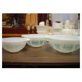 Pyrex nesting bowl set - Have other pieces as well