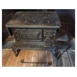 Atq Cast Iron Fireplace Stove Atq Cast Iron Fireplace Stove