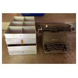 Vtg Manual Royal Typewriter