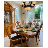 Maple dining room set with 2 leaves