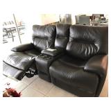 Flexsteel Power Reclining Loveseat w/Console - $1,100