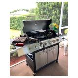 Dyna Glo 5-Burner Gas BBQ w/6th Side Burner & Side Shelf - $120 w/Gas Tank 