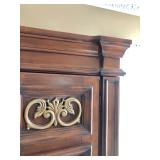 Armoire detail