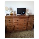 Pennsylvania House New Lou Drawer Dresser - Retail - $2400, our price - $1400
