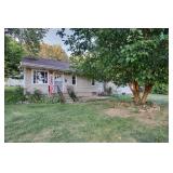 Quaint 1-2 Bed / 1 Bath on Corner Lot with 2 Car Garage