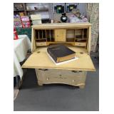 ANTIQUE & COLLECTIBLE AUCTION