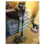 SHARK DUO CLEAN ION VACUUM CLEANER WITH EXTRA BATTERIES AND CHARGER