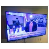 ONN. 50” CLASS 4K UHD (2160P) LED ROKU SMART TV HDR WITH WALL MOUNT BRACKET