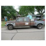 FORD F350 XLT LARIAT DUALLY TRUCK RUNS WITH TOOLBOX ALL CONTENTS NOT INCLUDED OWNER HAS TITLE.