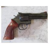 S.&W. SMITH & WESSON .357 MAGNUM REVOLVER
