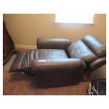 BROWN LEATHER FULLY ELECTRIC RECLINER CHAIR
