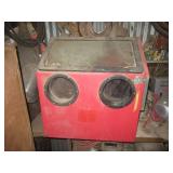 SANDBLASTING CONTAINMENT CABINET 