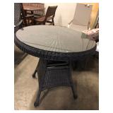 Wicker round table glass top 