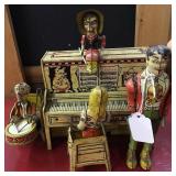 Monas Antique to Junk sale