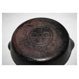 GRISWAOLD CAST IRON SKILLET