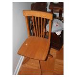 CHILDS DESK CHAIR