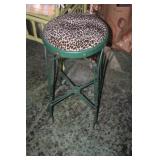 PRIMITIVE STOOL