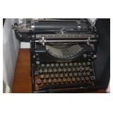 UNDERWOOD TYPEWRITER