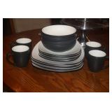 NORITAKE STONEWARE COLORWAVE DISH SET
