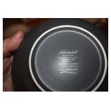 NORITAKE STONEWARE COLORWAVE DISH SET