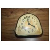 VINTAGE WIND UP CLOCK