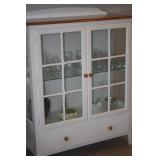 NICE STORAGE HUTCH