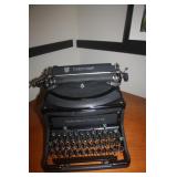 UNDERWOOD TYPEWRITER