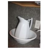 MEAKING WATER PITCHER AND BOWL