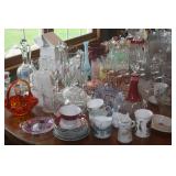 LOADS OF VINTAGE GLASSWARE
