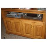 OAK TV STAND