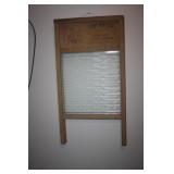 GLASS SCRUB BOARD