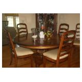 DININGROOM TABLE WITH 8 CHAIRS