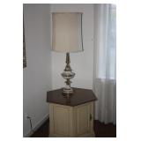 TABLE LAMP AND TABLE
